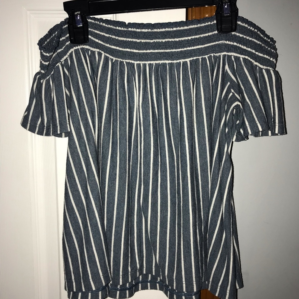 NWOT AMERICAN EAGLE Off Shoulder Top